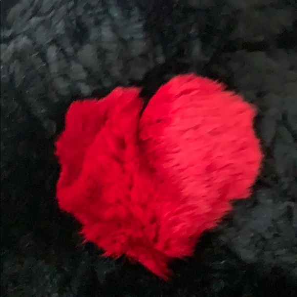 NEW Jocelyn Heart Black and Red Beanie Fur Hat - Picture 3 of 9